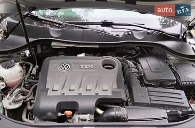 Універсал Volkswagen Passat 2011 в 