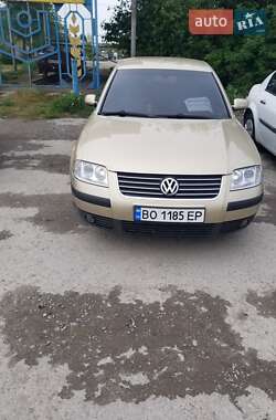 Седан Volkswagen Passat 2003 в Бучачі