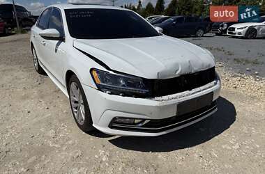 Седан Volkswagen Passat 2018 в Львові