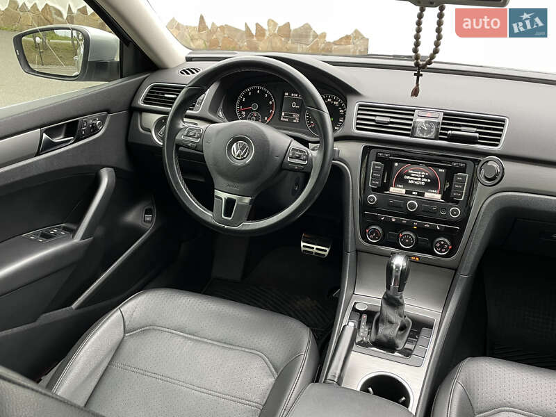 Седан Volkswagen Passat 2013 в Харькове