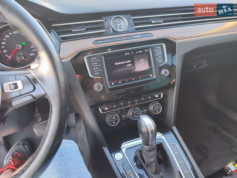 Седан Volkswagen Passat 2015 в Петропавлівці