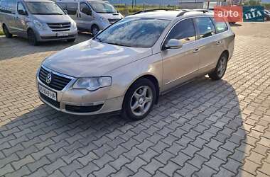 Универсал Volkswagen Passat 2006 в Хусте