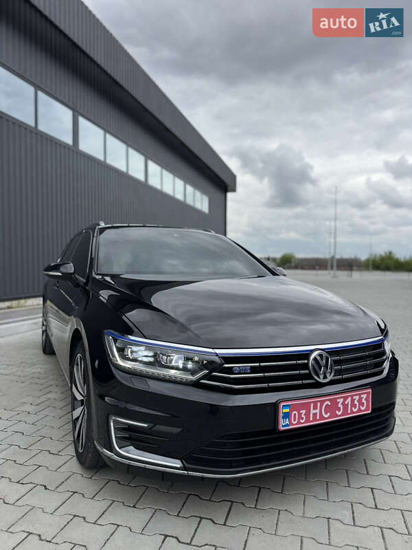 Універсал Volkswagen Passat 2015 в Дубні