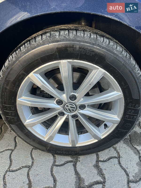 Седан Volkswagen Passat 2017 в Львове