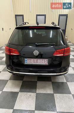 Універсал Volkswagen Passat 2012 в 