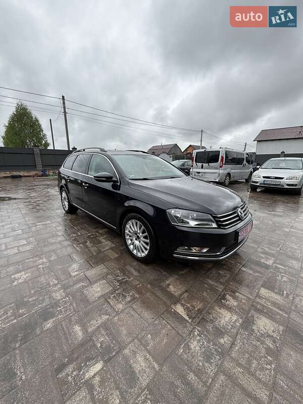 Універсал Volkswagen Passat 2012 в 