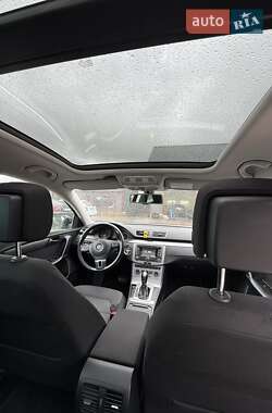 Універсал Volkswagen Passat 2012 в 