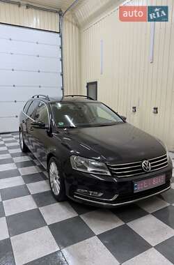 Універсал Volkswagen Passat 2012 в 