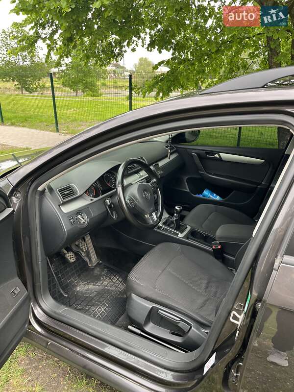 Универсал Volkswagen Passat 2011 в Ахтырке