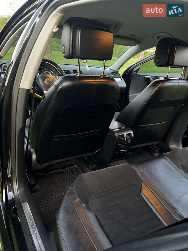 Седан Volkswagen Passat 2013 в Мукачевому