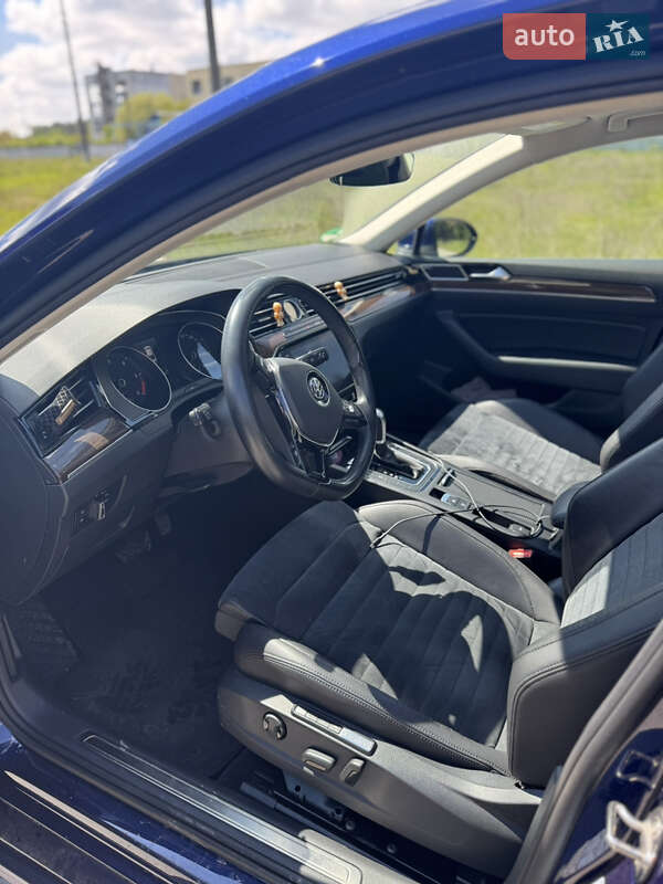 Седан Volkswagen Passat 2017 в Славуте
