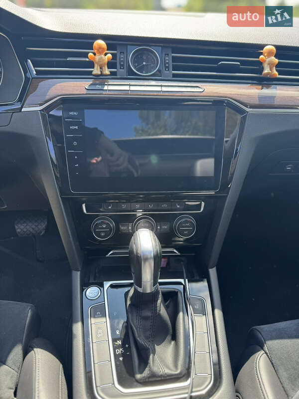 Седан Volkswagen Passat 2017 в Славуте