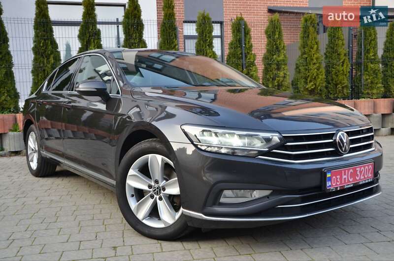Седан Volkswagen Passat 2020 в Львові