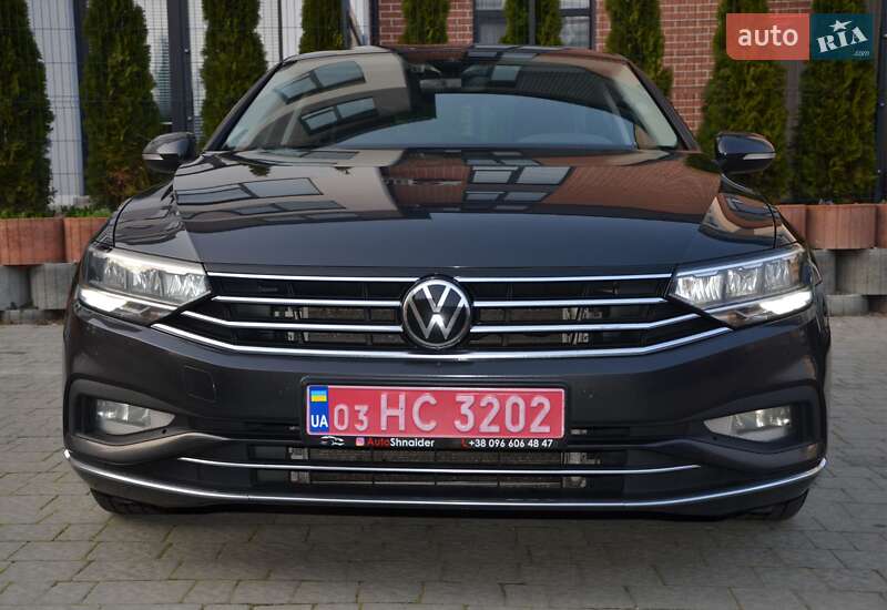 Седан Volkswagen Passat 2020 в Львові