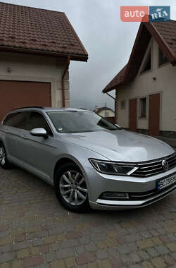 Універсал Volkswagen Passat 2015 в Львові
