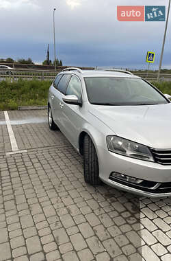 Універсал Volkswagen Passat 2011 в 