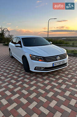 Седан Volkswagen Passat 2018 в Одессе