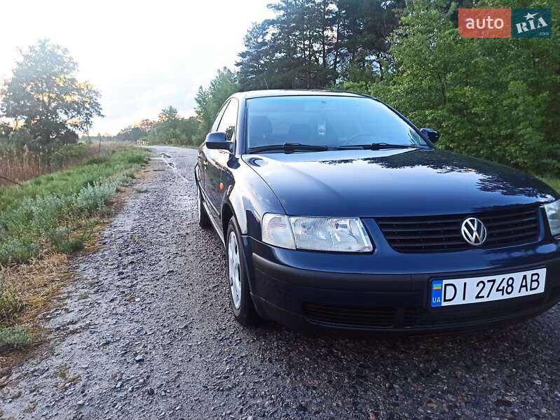 Седан Volkswagen Passat 1998 в 