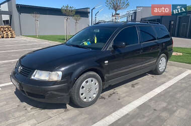 Універсал Volkswagen Passat 2000 в Турійську