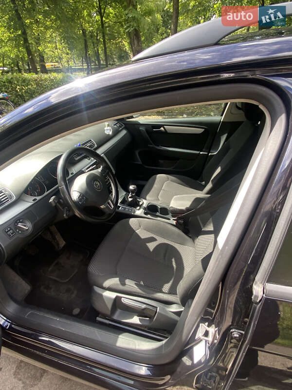 Универсал Volkswagen Passat 2012 в Мукачево