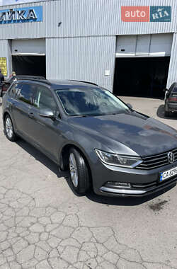 Универсал Volkswagen Passat 2016 в Жашкове