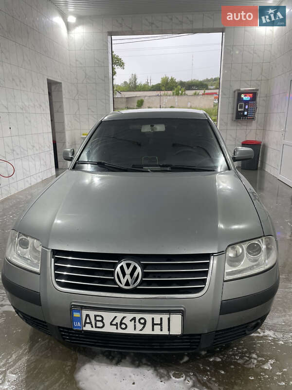 Седан Volkswagen Passat 2001 в 
