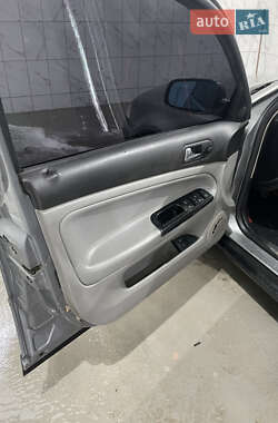 Седан Volkswagen Passat 2001 в 