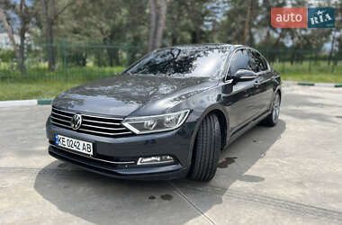Седан Volkswagen Passat 2015 в Павлограді