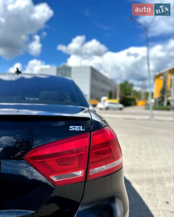 Седан Volkswagen Passat 2012 в Киеве