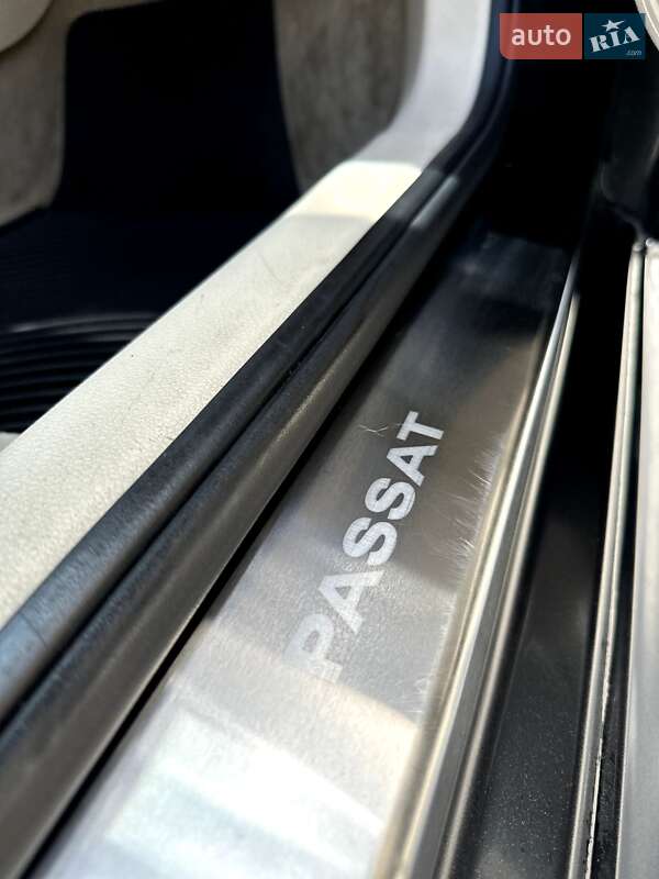 Седан Volkswagen Passat 2012 в Киеве