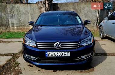 Седан Volkswagen Passat 2014 в Дніпрі
