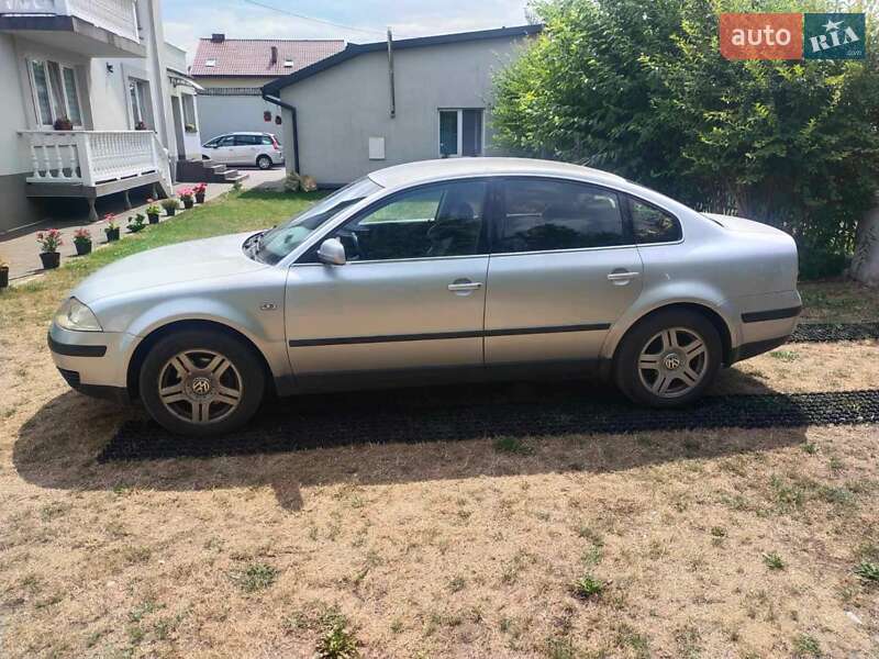 Седан Volkswagen Passat 2002 в 