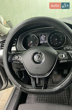 Универсал Volkswagen Passat 2015 в Полтаве