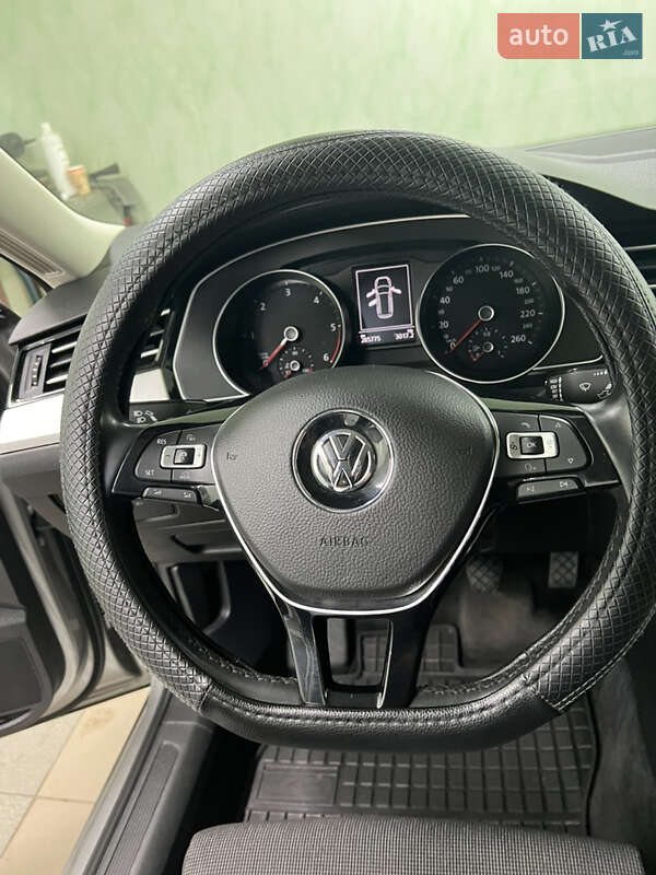 Универсал Volkswagen Passat 2015 в Полтаве