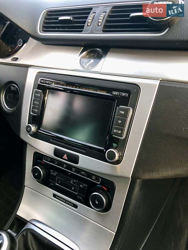 Универсал Volkswagen Passat 2011 в Луцке