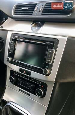 Универсал Volkswagen Passat 2011 в 