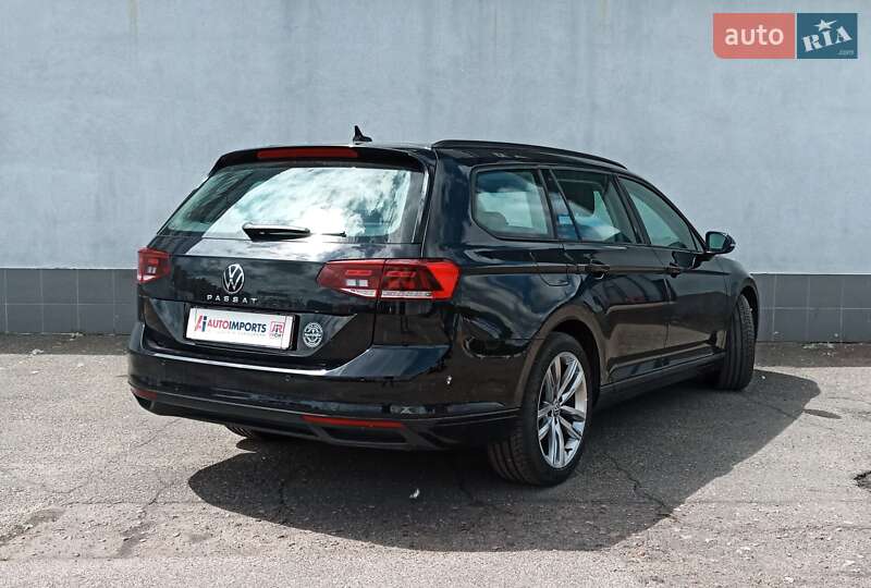 Универсал Volkswagen Passat 2021 в Киеве