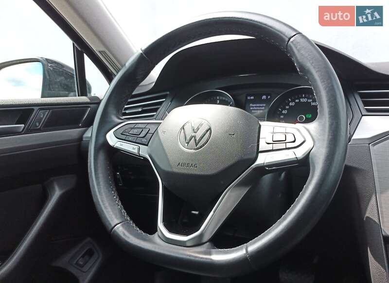 Универсал Volkswagen Passat 2021 в Киеве