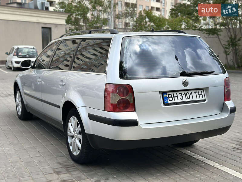 Універсал Volkswagen Passat 2004 в Одесі