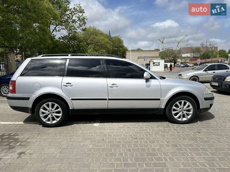 Універсал Volkswagen Passat 2004 в Одесі