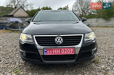 Універсал Volkswagen Passat 2009 в 