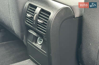 Універсал Volkswagen Passat 2009 в 