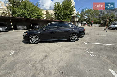 Седан Volkswagen Passat 2017 в Києві