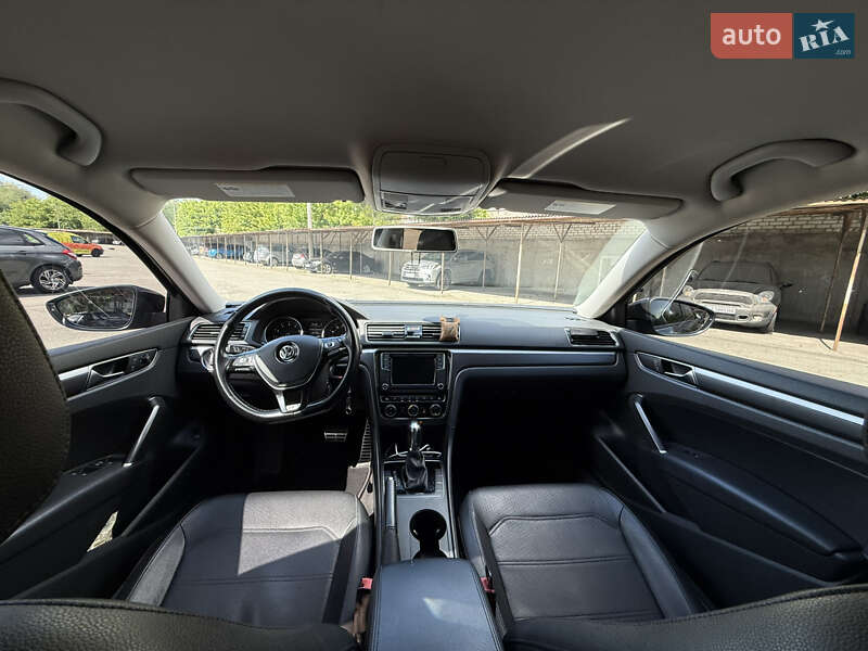 Седан Volkswagen Passat 2017 в Киеве