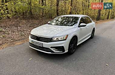 Седан Volkswagen Passat 2016 в Києві