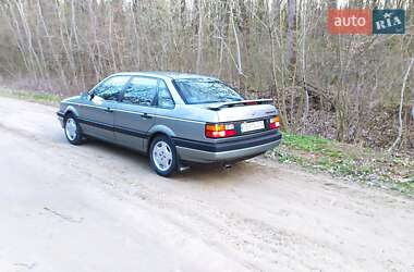 Седан Volkswagen Passat 1989 в Новоднестровске