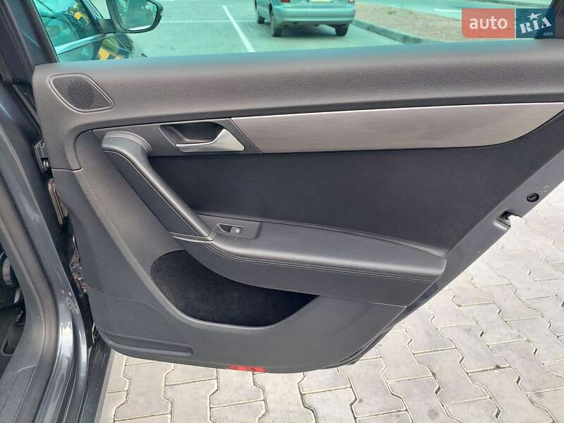 Универсал Volkswagen Passat 2014 в Одессе