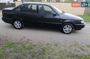 Седан Volkswagen Passat 1994 в 