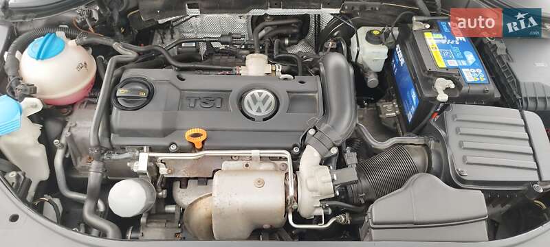 Универсал Volkswagen Passat 2010 в Киеве