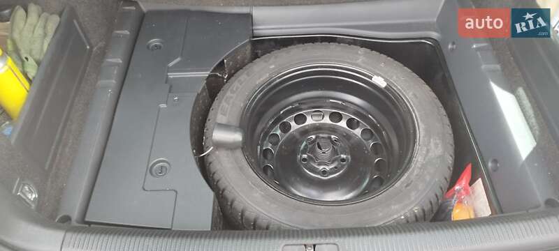 Универсал Volkswagen Passat 2010 в Киеве